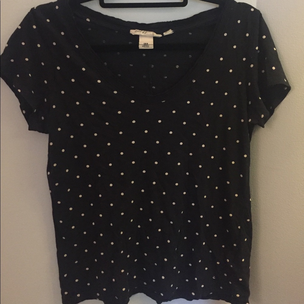 Black scoop-neck tee